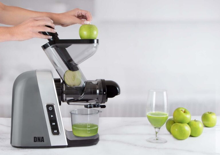 DNA SLOW JUICER AUG22 0457 apple green IBH 1C LS 768x543