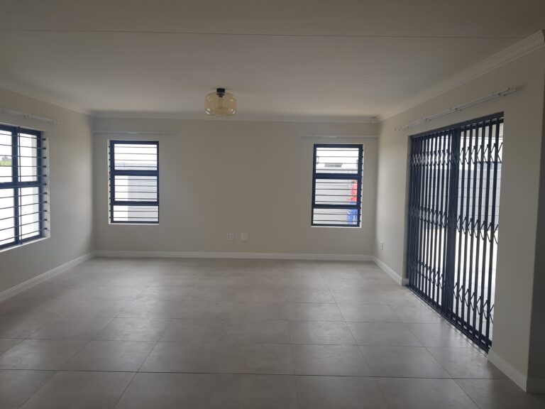 Bars and trellis in charcoal 768x576