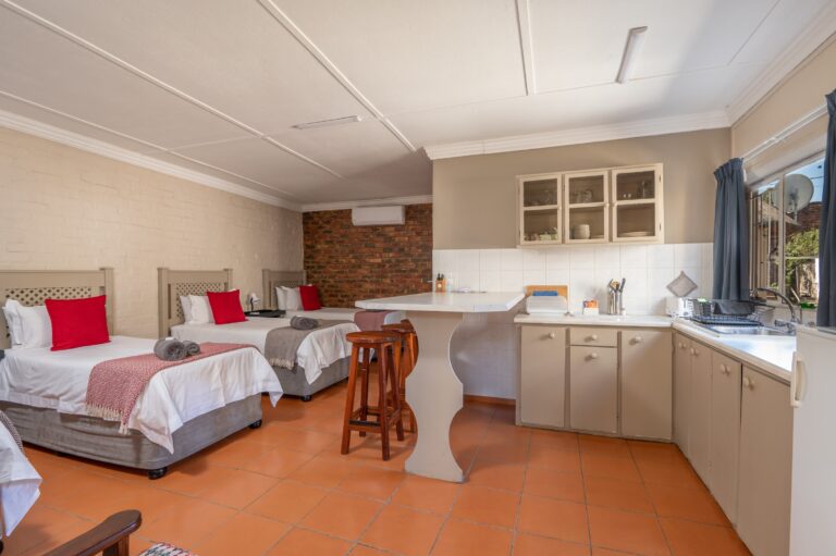 DSC 1979 Edit 768x511