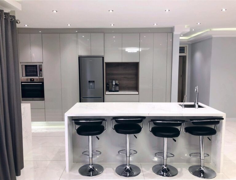 Modern Kitchen from Jozi Kitchens Sandton Modern Kitchen from Jozi Kitchens Sandton