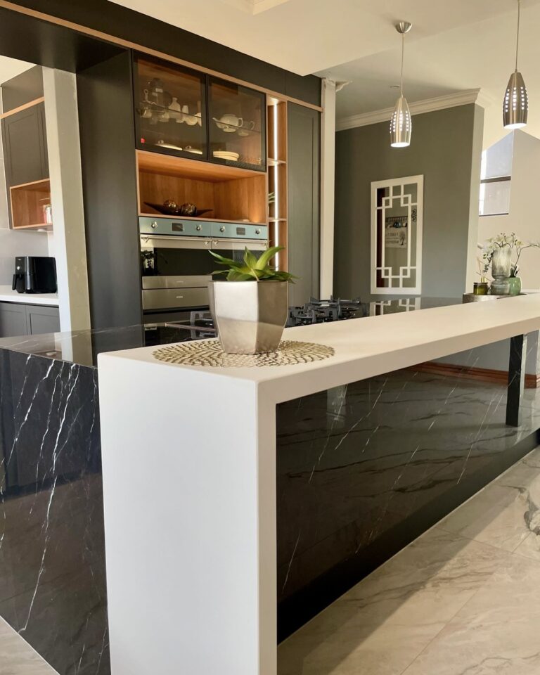 Luxury Contemporary Kitchen from Jozi Kitchens Luxury Contemporary Kitchen from Jozi Kitchens