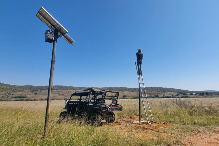 solar cctv installation 768x512
