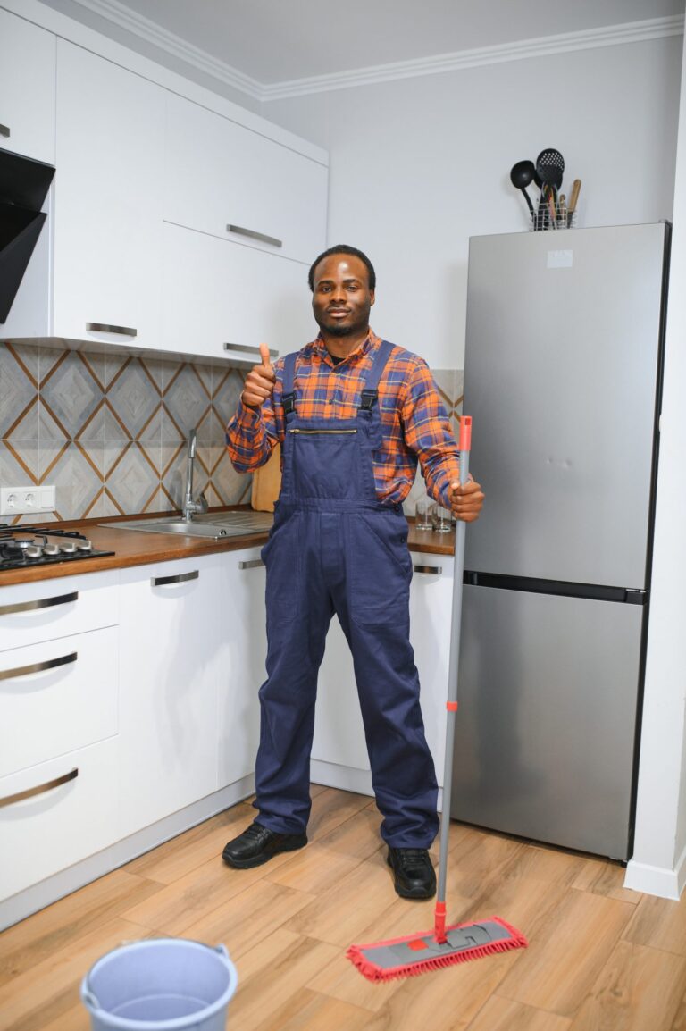 Fridge repairs in Johannesburg 1 1363x2048 1 768x1154