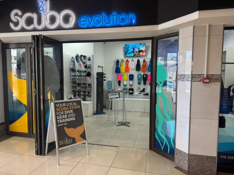 scuba evolution shopfront sign lit 768x576